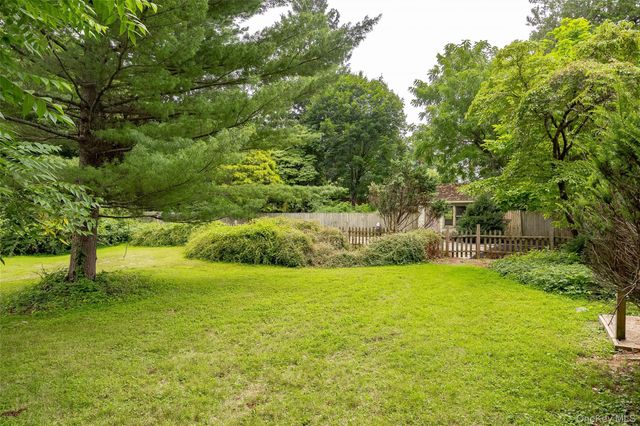 18 Flower Hill Road, Poughkeepsie, NY 12603