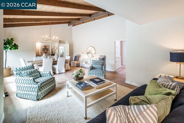 9 Valley Court, Orinda, CA 94563