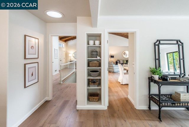 9 Valley Court, Orinda, CA 94563