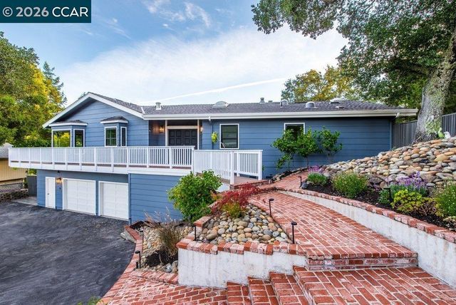 9 Valley Court, Orinda, CA 94563