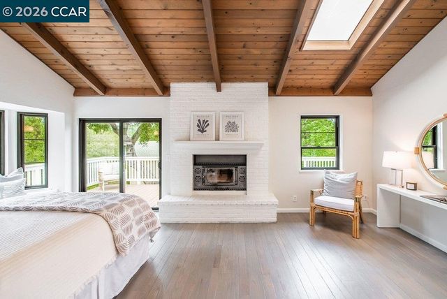 9 Valley Court, Orinda, CA 94563