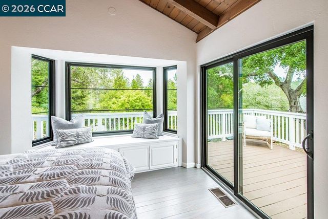 9 Valley Court, Orinda, CA 94563