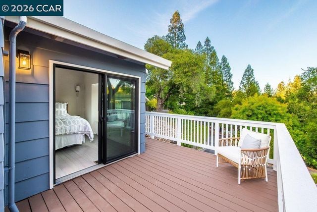 9 Valley Court, Orinda, CA 94563