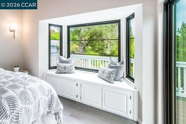 9 Valley Court, Orinda, CA 94563