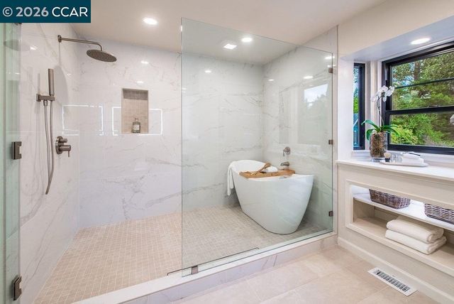 9 Valley Court, Orinda, CA 94563