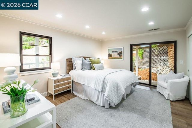 9 Valley Court, Orinda, CA 94563