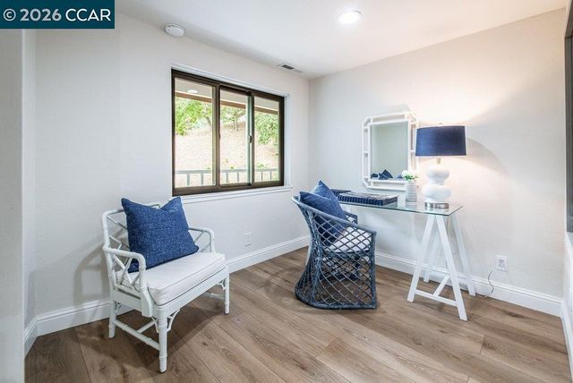 9 Valley Court, Orinda, CA 94563