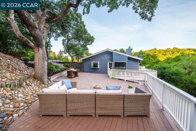 9 Valley Court, Orinda, CA 94563