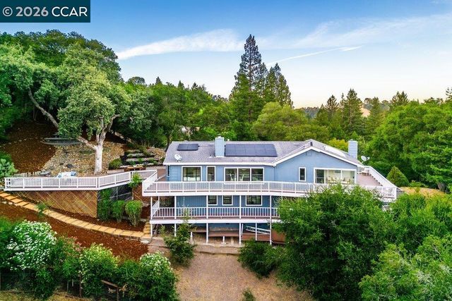 9 Valley Court, Orinda, CA 94563