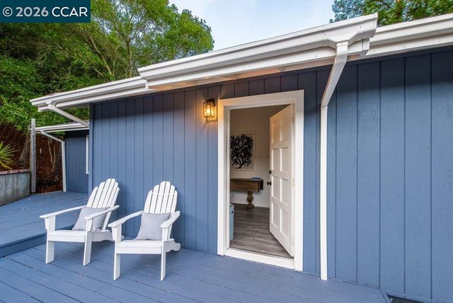 9 Valley Court, Orinda, CA 94563