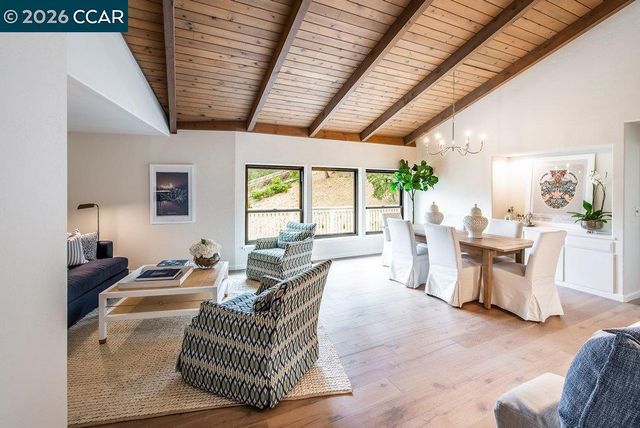 9 Valley Court, Orinda, CA 94563