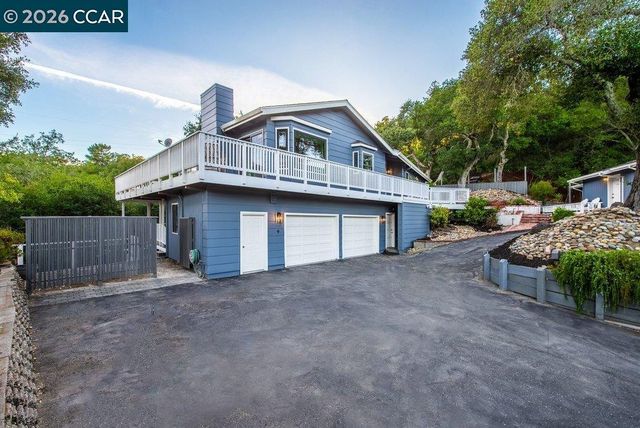 9 Valley Court, Orinda, CA 94563