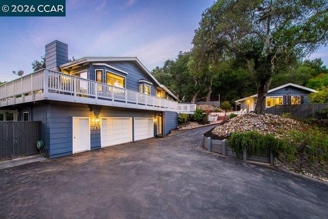 9 Valley Court, Orinda, CA 94563