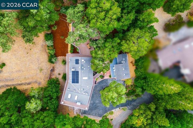 9 Valley Court, Orinda, CA 94563
