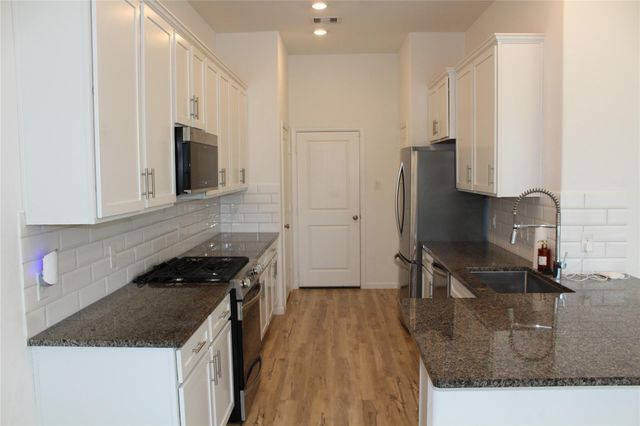 4203 Champlain Way, Iowa Colony, TX 77583