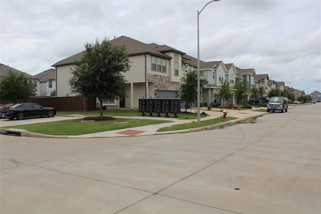 4203 Champlain Way, Iowa Colony, TX 77583