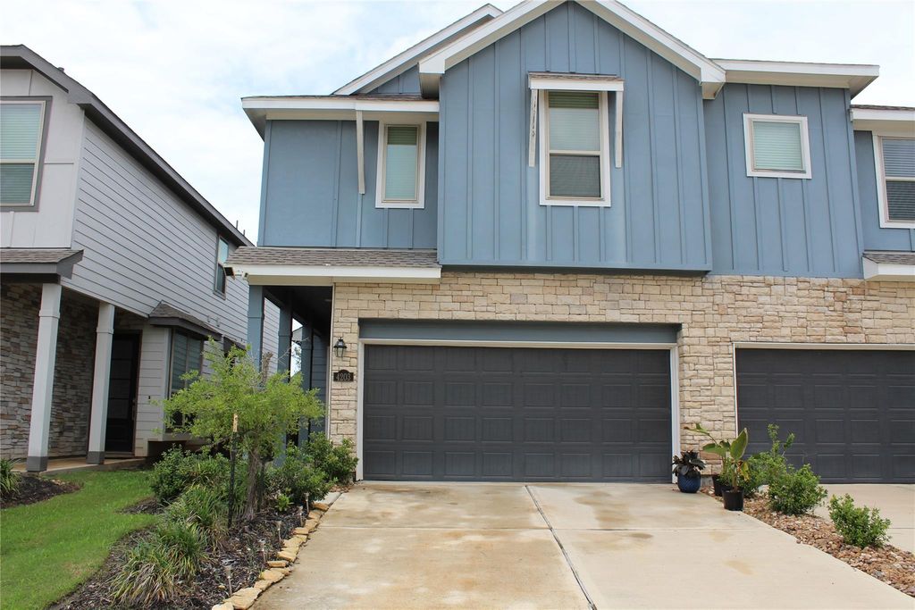 4203 Champlain Way, Iowa Colony, TX 77583