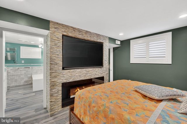 311 ADAMS AVE, Alexandria, VA 22301