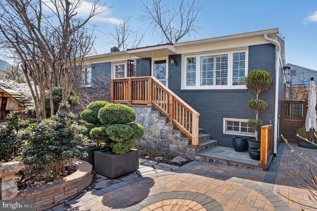 311 ADAMS AVE, Alexandria, VA 22301