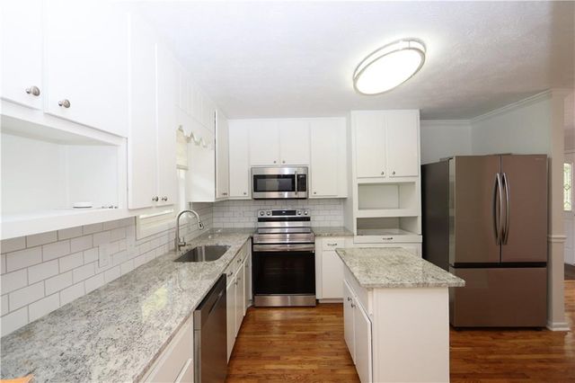 1033 Sandalwood Drive, Lawrenceville, GA 30043