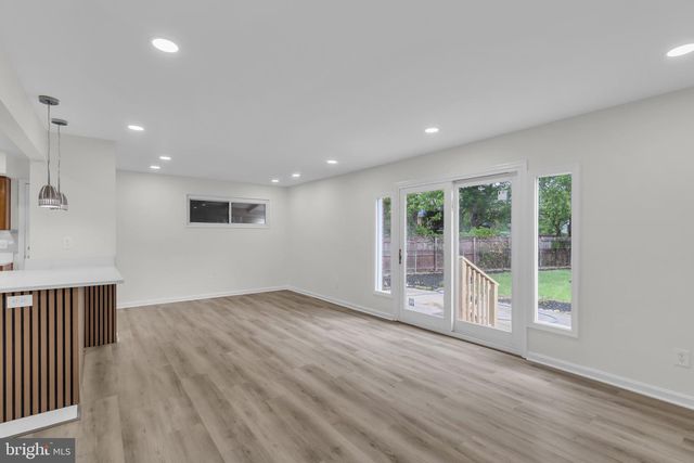 5907 CAMBERLY AVE, Springfield, VA 22150