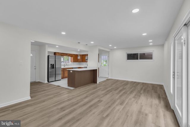 5907 CAMBERLY AVE, Springfield, VA 22150