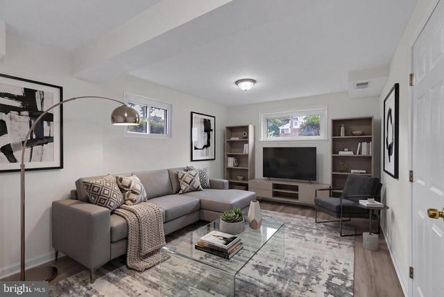 5907 CAMBERLY AVE, Springfield, VA 22150