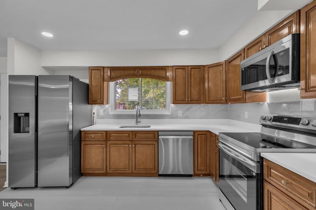 5907 CAMBERLY AVE, Springfield, VA 22150