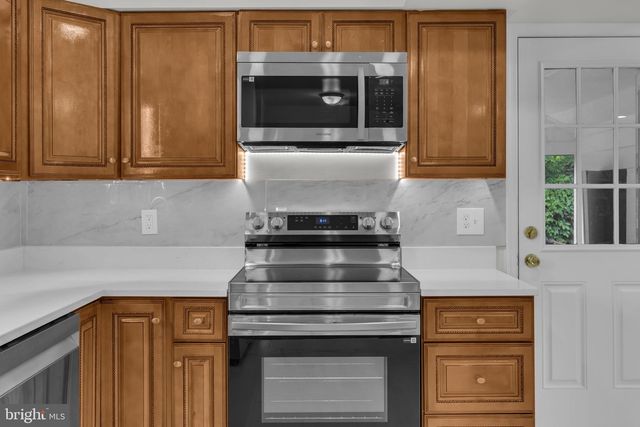 5907 CAMBERLY AVE, Springfield, VA 22150