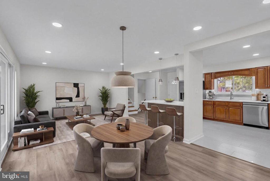 5907 CAMBERLY AVE, Springfield, VA 22150