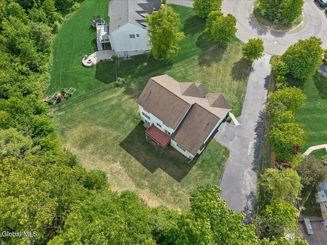 15 Foxhound Circle, Halfmoon, NY 12118
