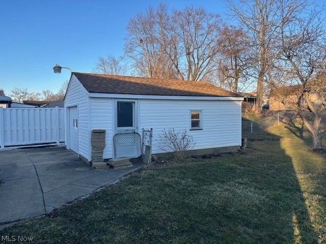 1407 Gypsy Lane, Niles, OH 44446