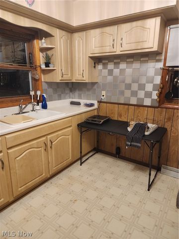 1407 Gypsy Lane, Niles, OH 44446