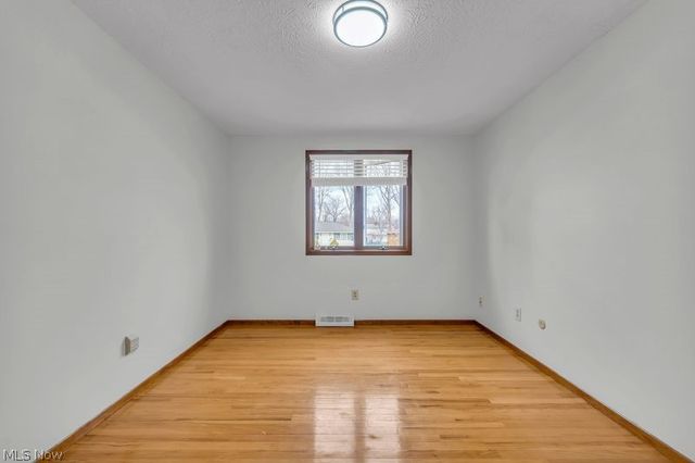 462 Waterbury Drive, Eastlake, OH 44095