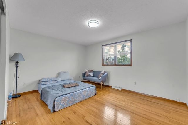 462 Waterbury Drive, Eastlake, OH 44095