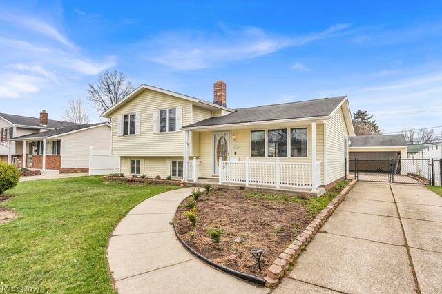 462 Waterbury Drive, Eastlake, OH 44095