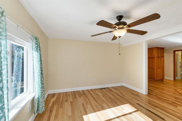 26 Ells Road, Hampstead, NH 03841
