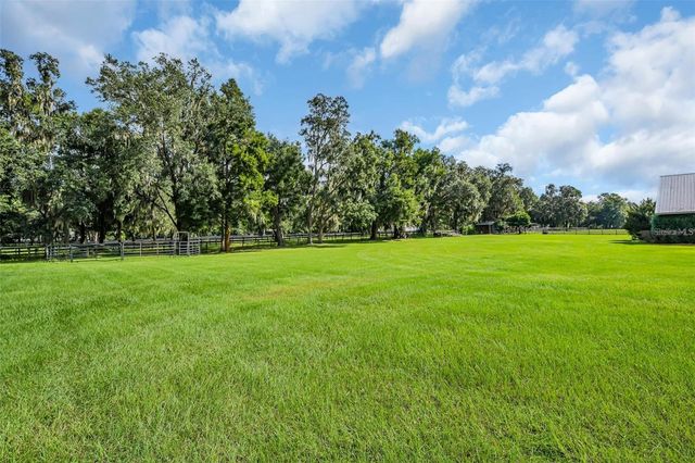 6155 NW 145TH AVE ROAD, Morriston, FL 32668