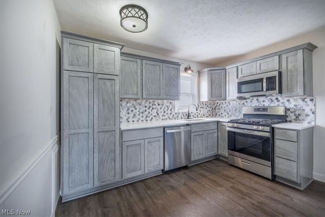 3111 Tuxedo Avenue, Parma, OH 44134