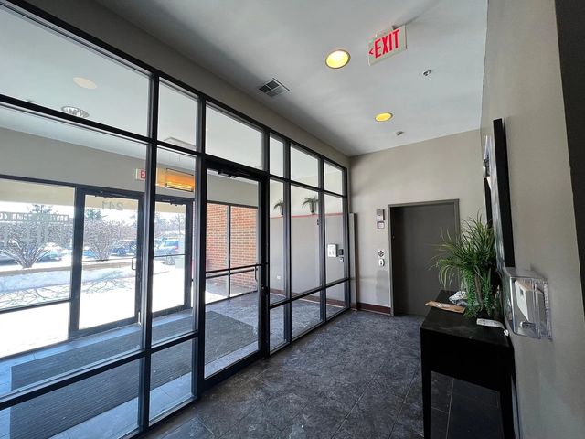 241 S Main Street 214, Bartlett, IL 60103