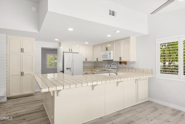7025 Sonora Court, Ventura, CA 93003