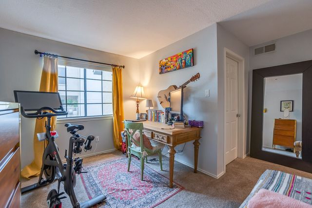 4102 Buena Vista Street 17, Dallas, TX 75204