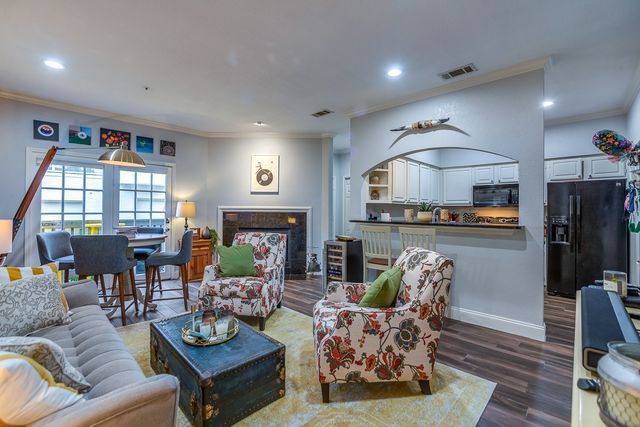 4102 Buena Vista Street 17, Dallas, TX 75204