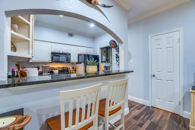 4102 Buena Vista Street 17, Dallas, TX 75204