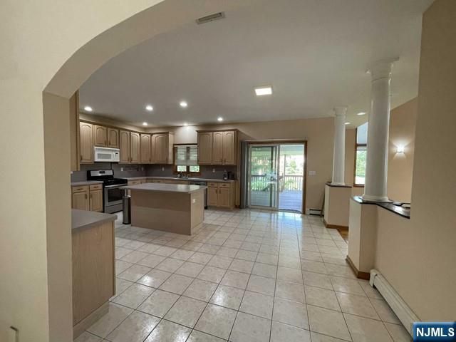 305 Cardinal Place, Paramus, NJ 07652