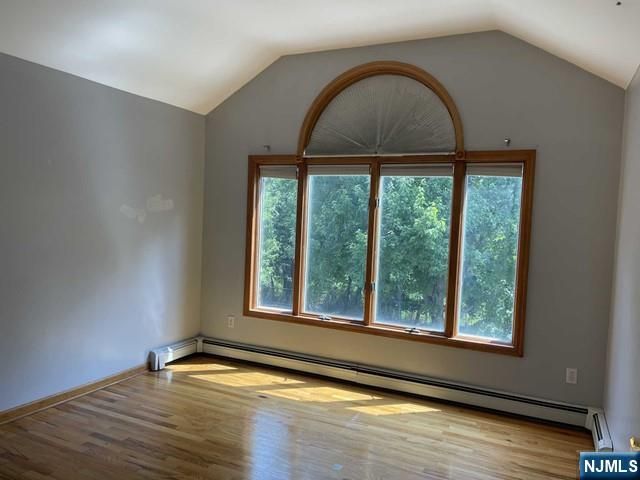 305 Cardinal Place, Paramus, NJ 07652