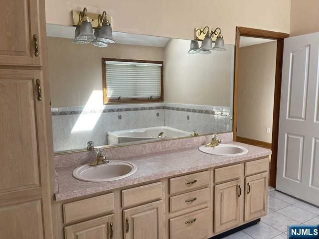 305 Cardinal Place, Paramus, NJ 07652