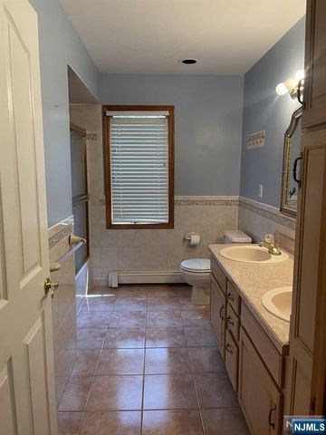 305 Cardinal Place, Paramus, NJ 07652