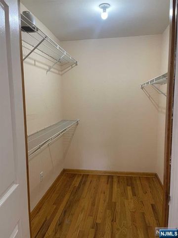 305 Cardinal Place, Paramus, NJ 07652