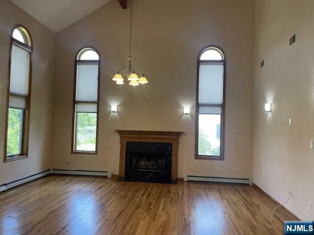 305 Cardinal Place, Paramus, NJ 07652